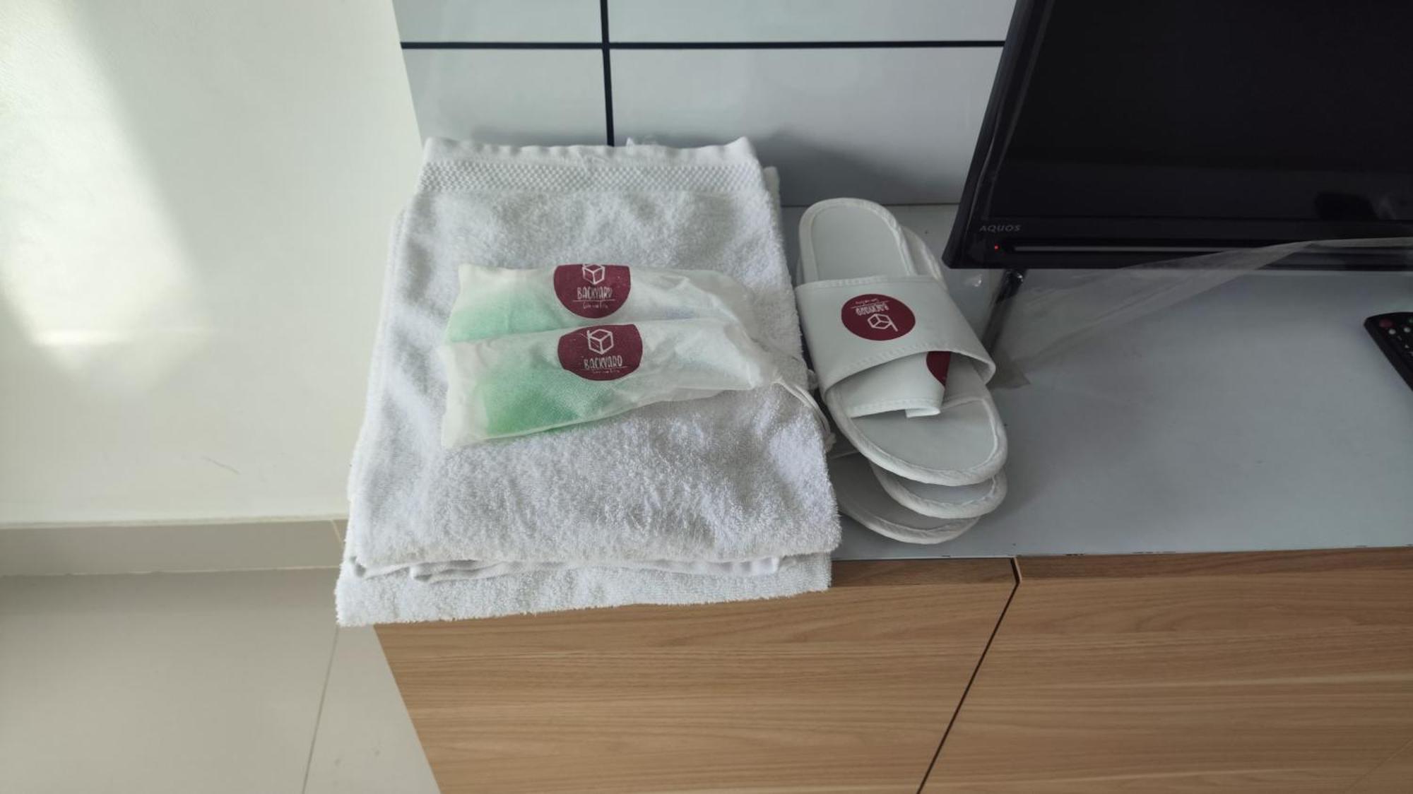 Backyard Guest House Banjar  Экстерьер фото